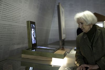 holocaust museum opens